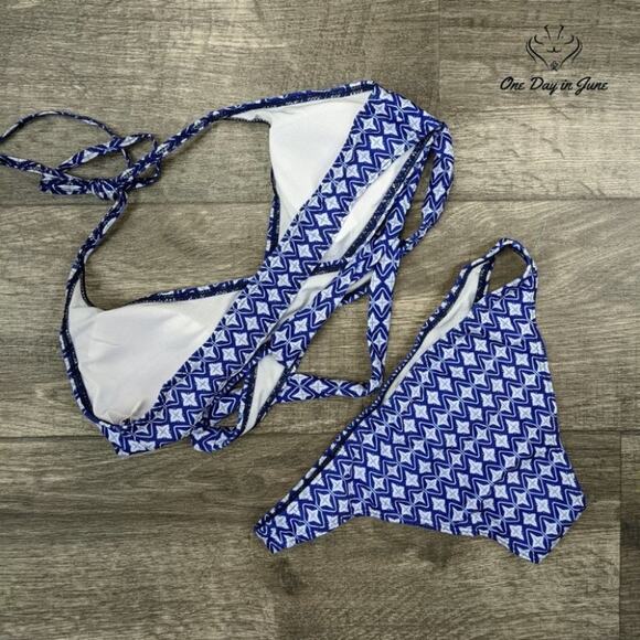 WMPRTT Cross Split Bikini Swimsuit Size M - Picture 2 of 2